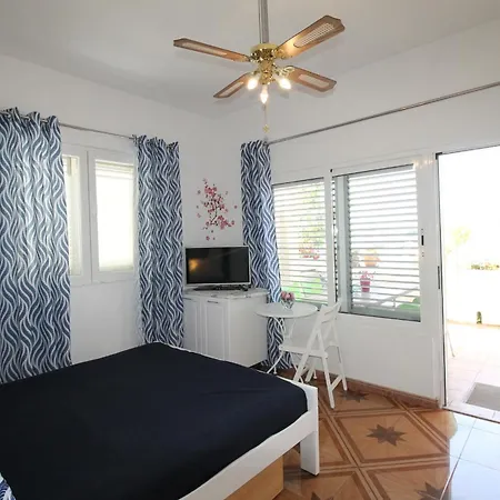 Aurelia Apartment *