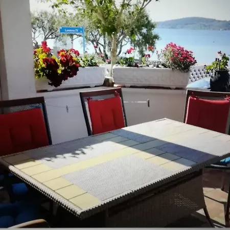 Aurelia Apartment *